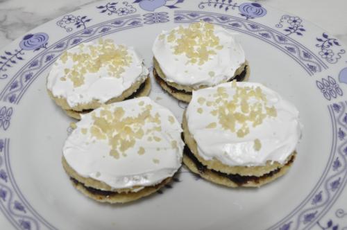 Kořeněná linecká kolečka s citronovou polevou – Snadné recept z Česko kuchyně, hotový za 60 - 90 minut